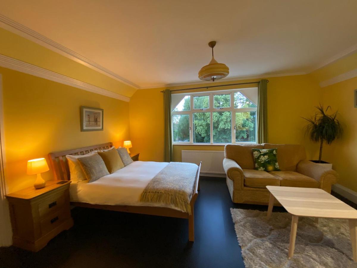 Отель Harlestone Retreat (Adults Only) Нортхемптон Экстерьер фото