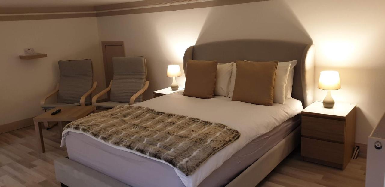 Отель Harlestone Retreat (Adults Only) Нортхемптон Экстерьер фото